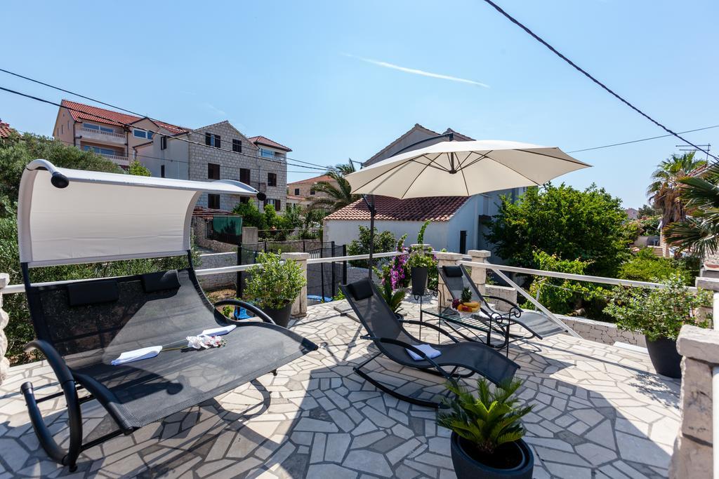 Villa Sarah Supetar Exterior foto